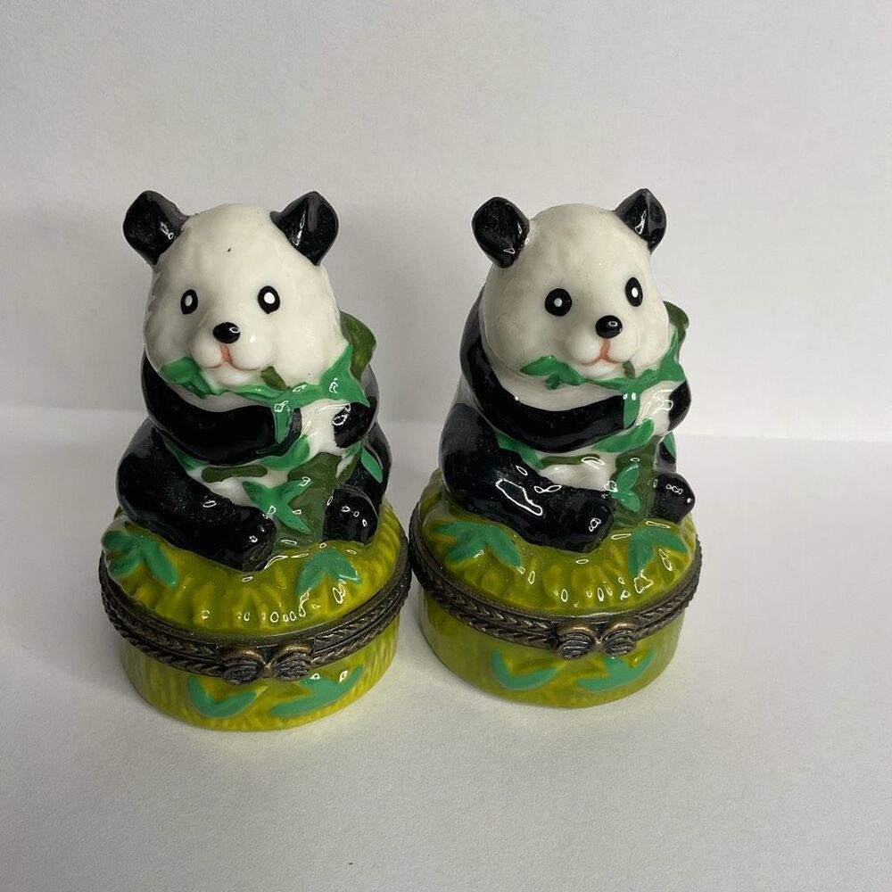 VINTAGE HINGED PORCELAIN TRINKET BOXES 2 PANDAS BEAR EATING BAMBOO LEAVES 2.5”